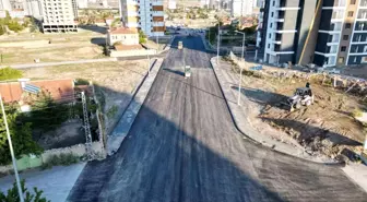 Melikgazi Belediyesi Şükran Caddesi'nde Asfaltlama Çalışmalarına Başladı