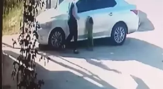 5 yaşındaki çocuk park halindeki otomobili hareket ettirip duvara çarptı