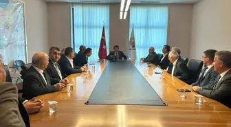 Denizli Çameli Belediye Başkanı Cengiz Arslan ve heyeti Nihat Zeybekçi'yi ziyaret etti