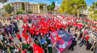 Cumhuriyetin 100'üncü yılı kutlamalarına özel bin 923 öğrenciyle kortej yürüyüşü