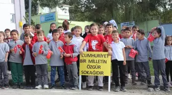 Asarcık'ta Cumhuriyet Bayramı için 'Bayrağı babamdan devralıyorum' koşu yarışması düzenlendi