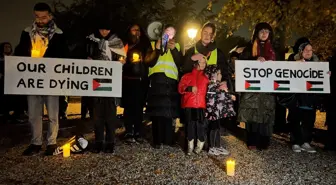 Hollanda'da Annelerden Gazze'deki Öldürülen Çocuklar İçin Sessiz Yürüyüş