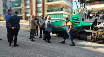 Karabağlar Belediyesi Fen İşleri Müdürlüğü, asfaltlama çalışmalarına devam ediyor