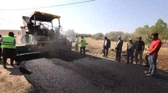 Tuşba Belediyesi Cadde ve Sokaklarda Döşeme Çalışmalarına Devam Ediyor