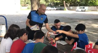 Adana'da Polisler Öğrencilerle Kitap Okudu