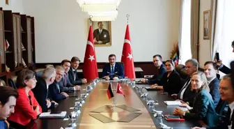 Cumhurbaşkanı Yardımcısı Cevdet Yılmaz, Almanya Ekonomi ve İklim Koruma Bakanı Robert Habeck'i Kabul Etti