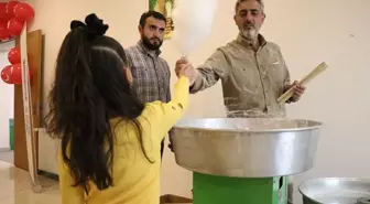 Niğde'de Cumhuriyet'in 100. Yıl Dönümü Etkinliğinde Çocuklar İllüzyon Gösterisi İzledi