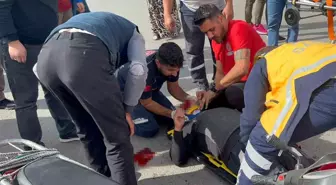 Aksaray'da motosiklet ile otomobil çarpışması: Yaşlı adam ağır yaralandı