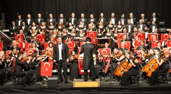 ÇDSO ve MDOB Cumhuriyet'in 100. yıl dönümüne özel Adana'da konser verdi