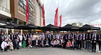 Erzurum AK Parti Gençlik Kolları Starbucks Şubesinde Filistin Atkılarıyla Yer Kapatma Eylemi Gerçekleştirdi