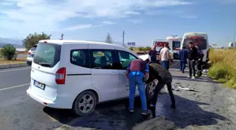 Aydın'ın Buharkent ilçesinde trafik kazası: 3 yaralı