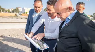İzmir Büyükşehir Belediyesi, Çiğli'de taşıt köprüsü inşaatını sürdürüyor