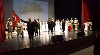 Bilecik Belediyesi tarafından sahnelenen Kurtuluş Destanı Dans Tiyatrosu büyük beğeni topladı