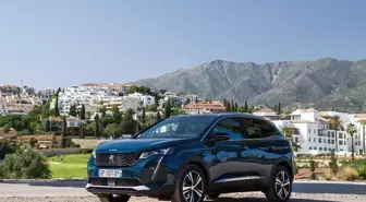 Peugeot 3008 ve 5008 Yeni Hibrit Modelleriyle Türkiye'de Satışa Sunuldu