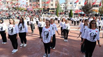 Safranbolu Belediyesi, Cumhuriyet'in 100. yılına özel zeybek oyununu sergiledi