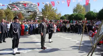 Ataşehir'de Cumhuriyetin 100. Yılı Kutlamaları Resmi Törenlerle Başladı