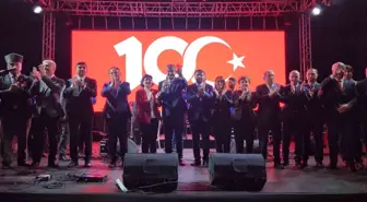 Cumhuriyet'in 100. yılı kutlamaları fener alayıyla devam etti