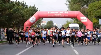 Erzincan'da Cumhuriyet Koşusu Düzenlendi