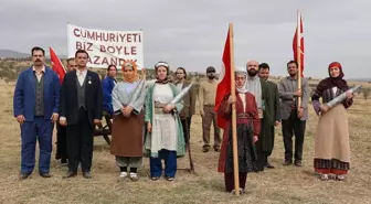 Uşak'ta Cumhuriyet'in 100. yılında tarihi fotoğraf canlandırıldı