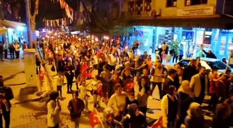 Buharkent'te Cumhuriyet'in 100. yıl kutlamaları fener alayı ile taçlandı