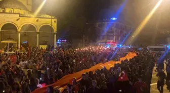 On binlerce kişi Cumhuriyet Bayramı'nı fener alayı ile kutladı