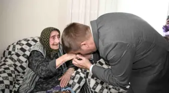 Karaman Valisi Hüseyin Engin Sarıibrahim, 100 yaşını geçen çiftleri ziyaret etti