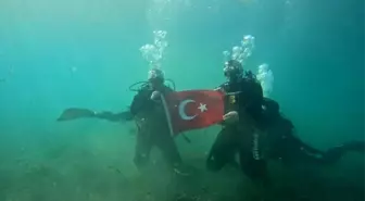 Balıkesir Gömeç'te Cumhuriyet'in 100. yılına özel dalış etkinliği düzenlendi