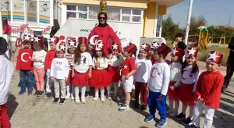 Afyonkarahisar'da Kreş Öğrencilerinden Cumhuriyetin 100. Yıl Kutlaması