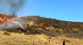 Antakya'da çıkan yangın itfaiye ekipleri tarafından söndürüldü