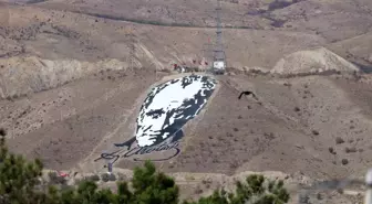 Erzincan'da 41 Yıl Önce Yapılan Dev Atatürk Portresi Yenilendi