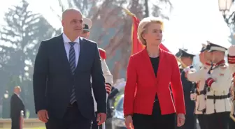 AB Komisyonu Başkanı von der Leyen, Kuzey Makedonya'da Başbakan ile görüştü