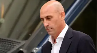 FIFA, Luis Rubiales'i 3 yıl futboldan men etti