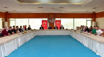 MSKÜ Rektör Yardımcıları Filistinli Öğrencilerle Buluştu