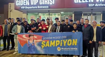 Samsun Büyükşehir Belediyesi Sporcusu Alperen Berber, Dünya Güreş Şampiyonası'nda ikinci oldu