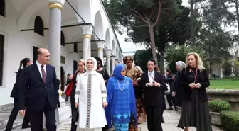 Emine Erdoğan, devlet başkanları eşleriyle Topkapı Sarayı'nı gezdi