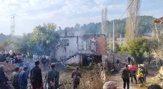 Manisa'da Ev Yangınında 74 Yaşındaki Kadın Hayatını Kaybetti