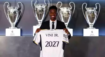 Real Madrid, Vinicius Junior'ın sözleşmesini uzattı