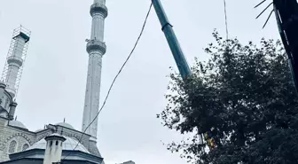 Bahçelievler'de bir caminin minareleri deprem riskine karşı kısaltılıyor