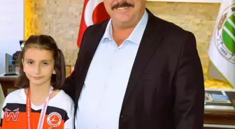 Beylikovalı Kick Boksçu Nadime Berra Akyüz Şampiyon Oldu