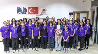 Milli Atlet Nevin Yanıt, Mersin'deki Sporcularla Buluştu