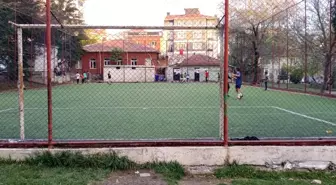 Bozüyük'teki Sentetik Saha Tel Örgüleri Tamir Edildi