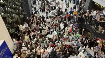 İstanbul Medipol Üniversitesi Öğrencileri İsrail'in Gazze'ye Saldırılarını Protesto Etti