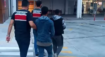 İzmir'de DEAŞ Şüphelileri Gözaltına Alındı