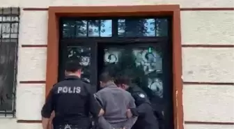 Eskişehir'de Polis Kılığına Giren Dolandırıcı Tutuklandı