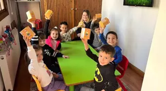İnegöl Belediyesi Kitap Günleri İçin Kumbara Dağıtımı Yapılıyor