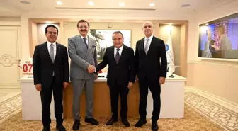 TOBB Başkanı Rifat Hisarcıklıoğlu, Antalya Büyükşehir Belediye Başkanı Muhittin Böcek'i Ziyaret Etti