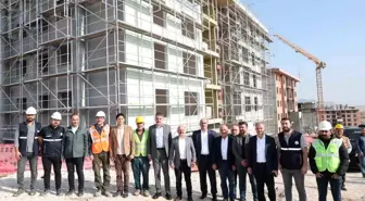 Adıyaman il protokolü kalıcı deprem konutlarında incelemelerde bulundu