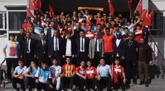 Kayserisporlu futbolcular öğrencilerle buluştu