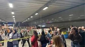 Mecidiyeköy Metrobüs Durağında Şüpheli Paket Patlatıldı