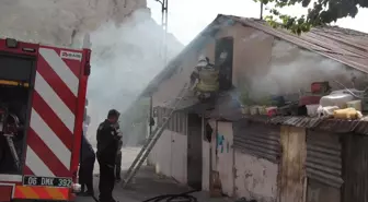 Beypazarı ilçesinde ahşap evde çıkan yangın söndürüldü